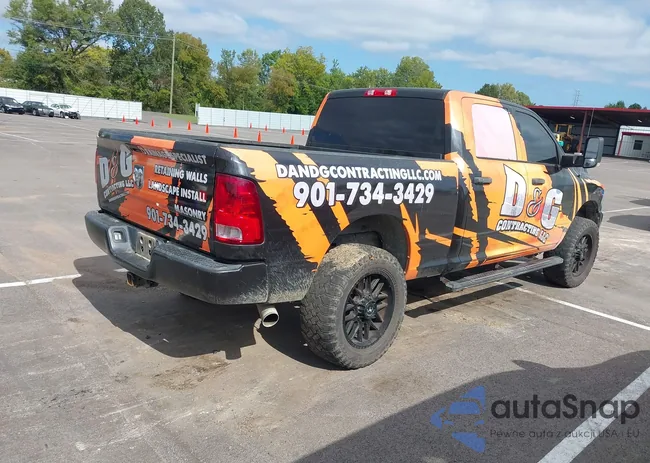 3C6UR5CL2JG338031: 43370732