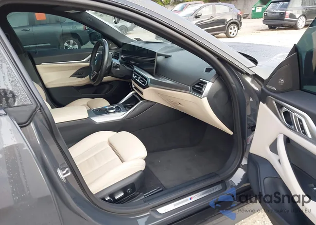 WBY43AW05RFR83451: 43370798