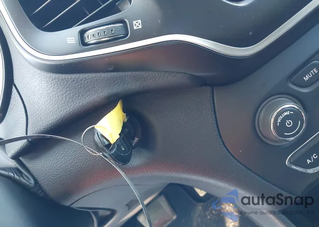 1C4PJLCB2KD148270: 43370911