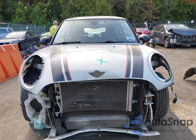 WMWXP5C51J2G61332: 43370925