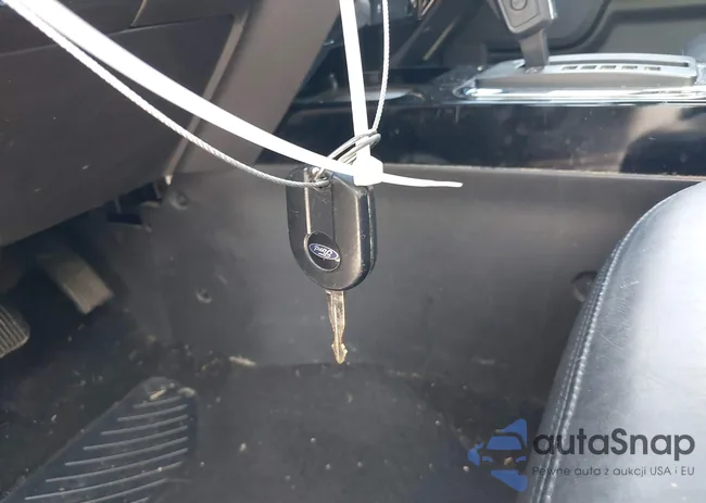 1FMCU04198KC45864: 43371053