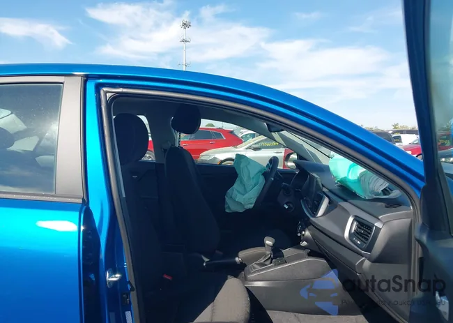 3KPA24AD0PE598096: 43370513