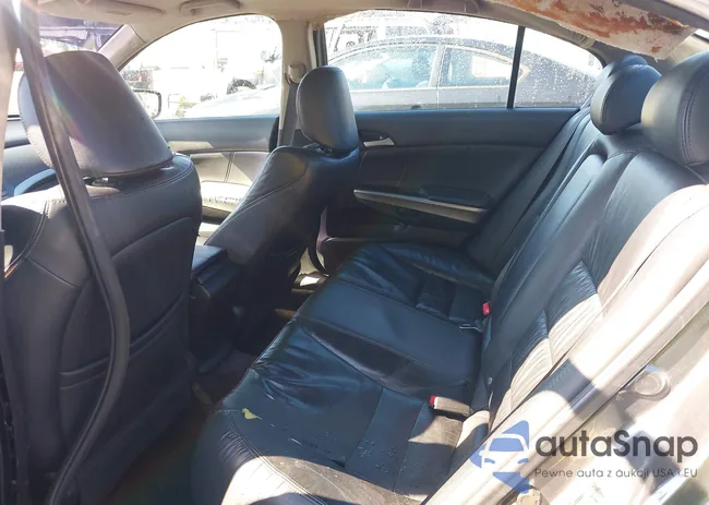 1HGCP268X9A027636: 43371672