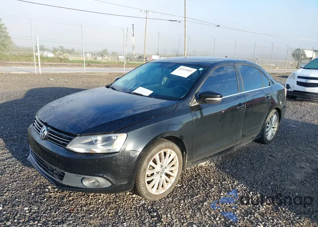 3VWLL7AJ9EM381580: 43371852