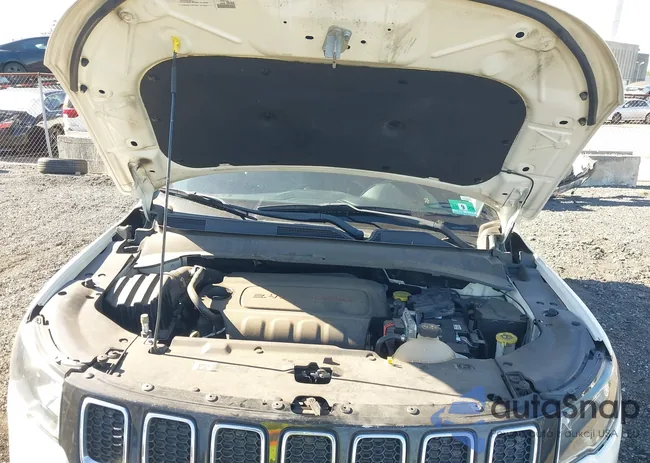 3C4NJDBB3JT483660: 43371928