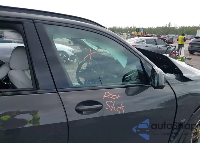 5UX43EU02S9X02415: 43372141