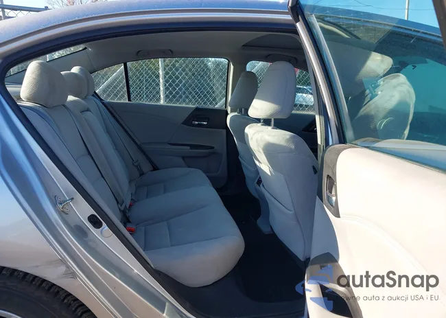 1HGCR2F78FA029110: 43371330