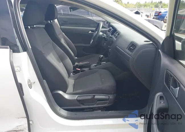 3VW267AJ8GM211183: 43372400