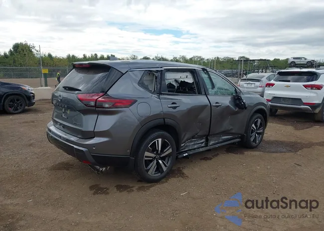 JN8BT3CB6SW429775: 43372558