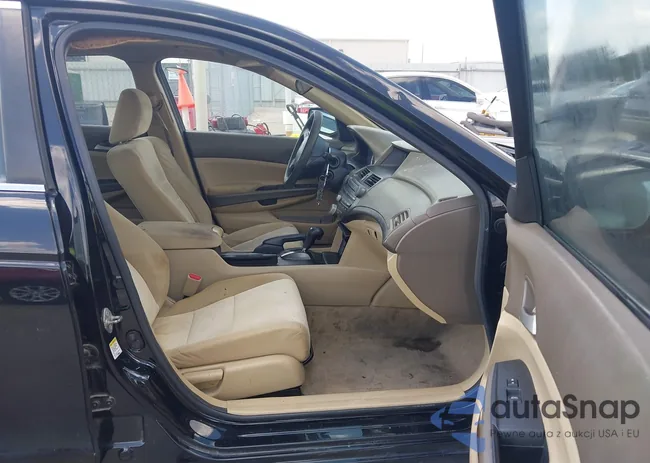 1HGCP2F46AA138573: 43372579