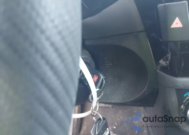 2T1BURHE5FC404380: 43374230