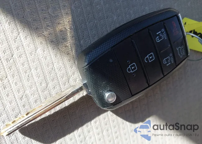 KNDMB5C10G6082607: 43373296