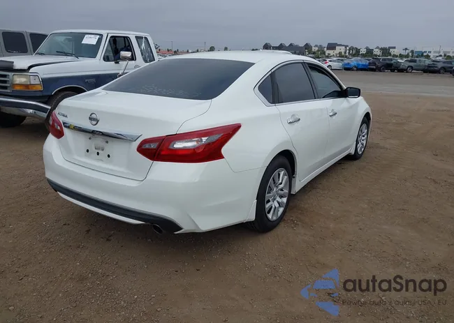 1N4AL3AP5JC144450: 43375150