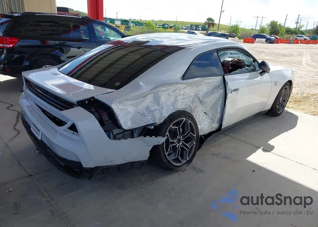 2C3CDBCK7RR208796: 43374301