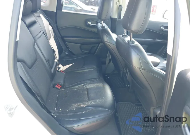 3C4NJDBB8JT416701: 43375907