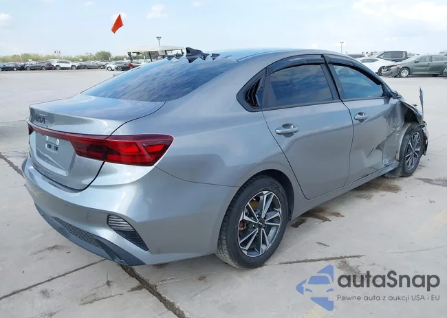 3KPF24AD9RE714632: 43375332