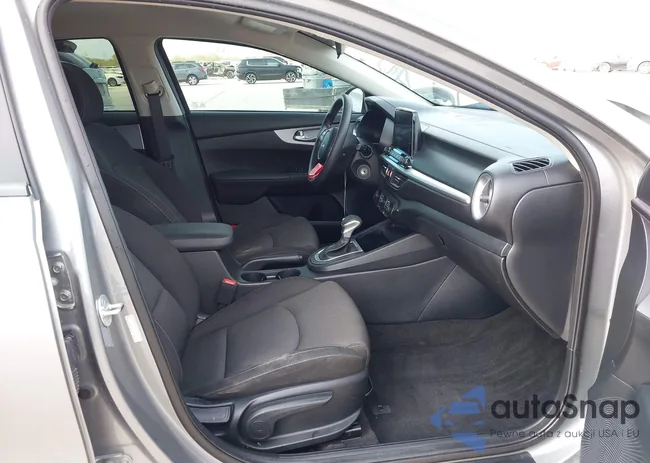 3KPF24AD9RE714632: 43375332