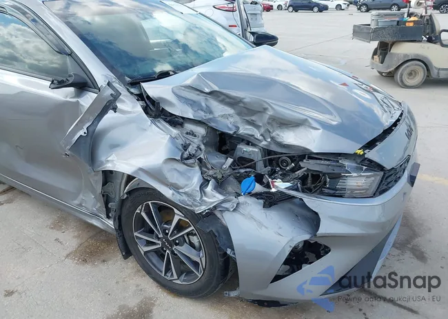 3KPF24AD9RE714632: 43375332