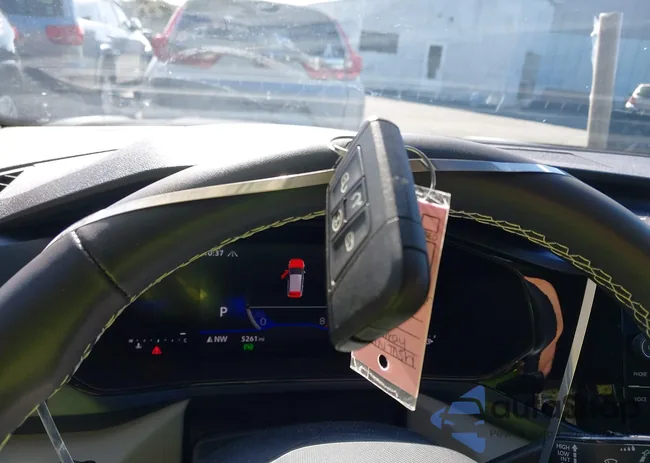 3VVUX7B23RM114056: 43376781