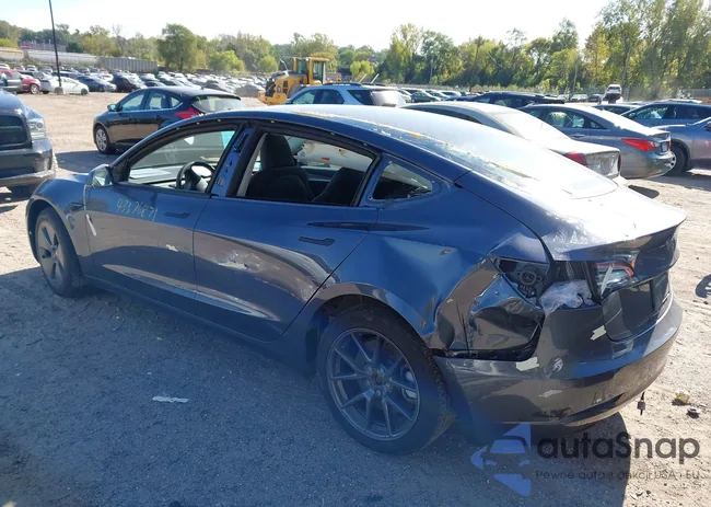 5YJ3E1EB3PF701531: 43376871