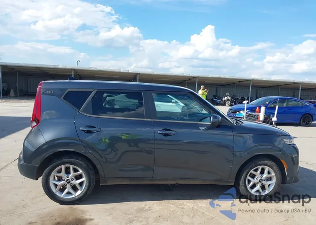 KNDJ23AU2N7822492: 43377038