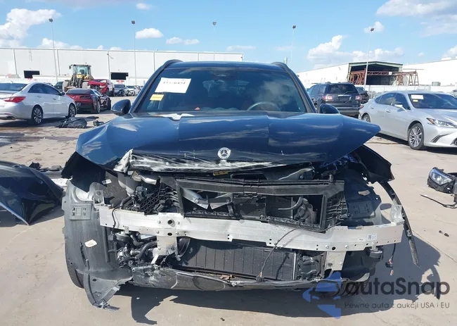 W1NKM4GB1RF117021: 43376451