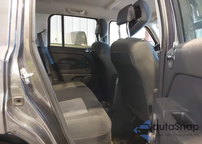 1C4NJPBB0GD777405: 43376544