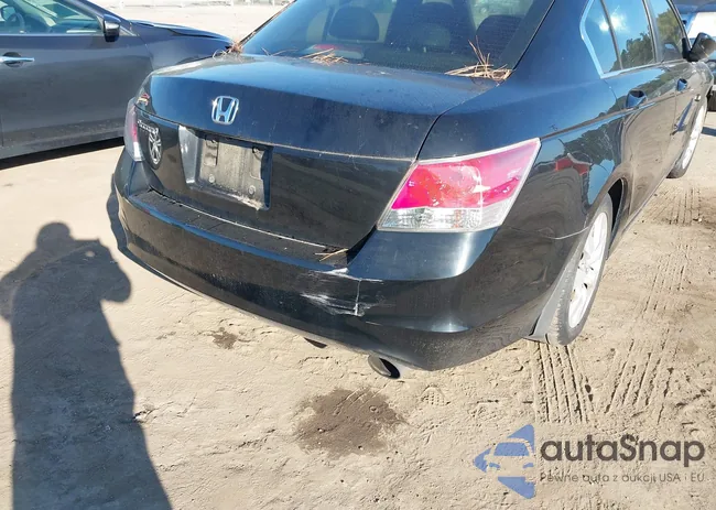 1HGCP2F84AA192697: 43377683