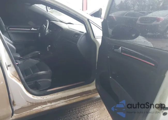 3VW4T7AU2FM001995: 43377974