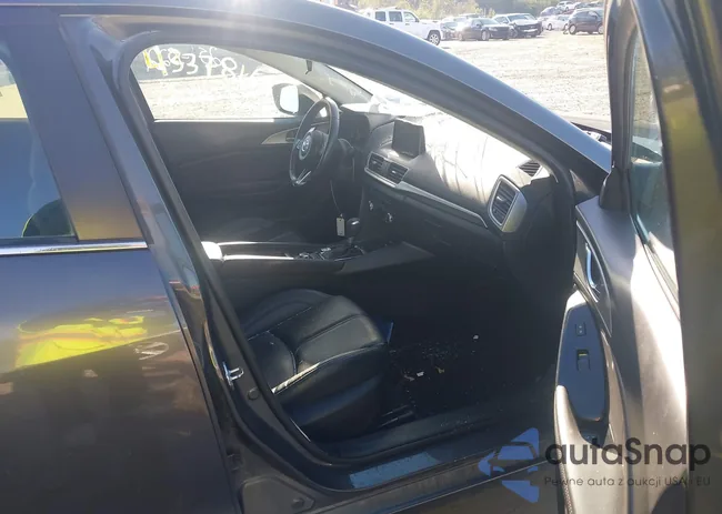 3MZBN1V33JM185188: 43378163