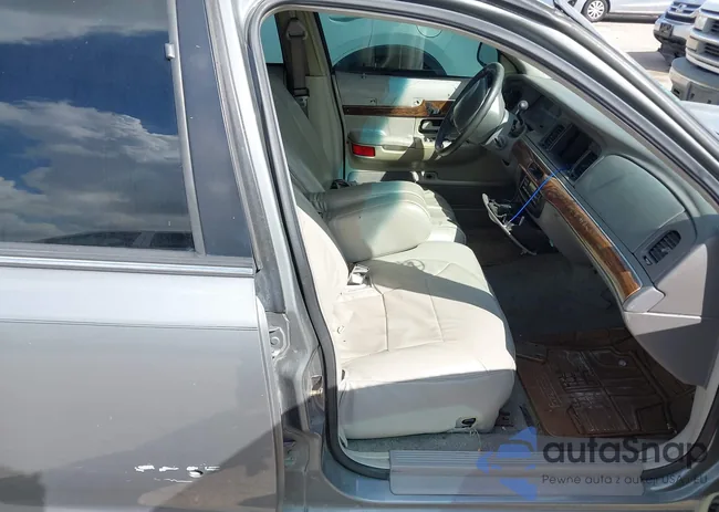 2MEFM75W8XX680325: 43377440