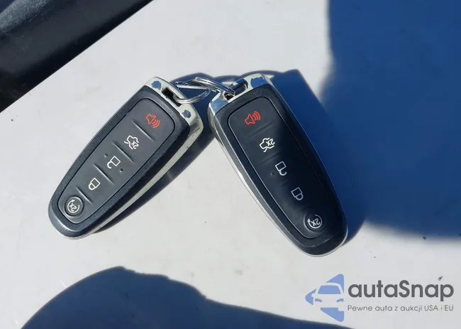 2FMHK6C87JBA21747: 43379048