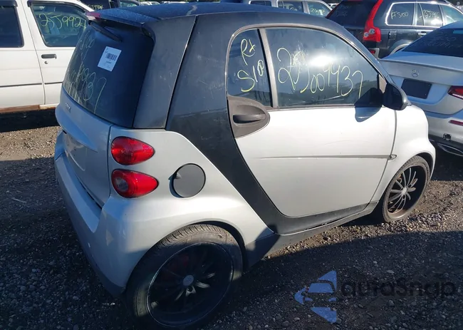 WMEEJ31X28K119962: 43379666