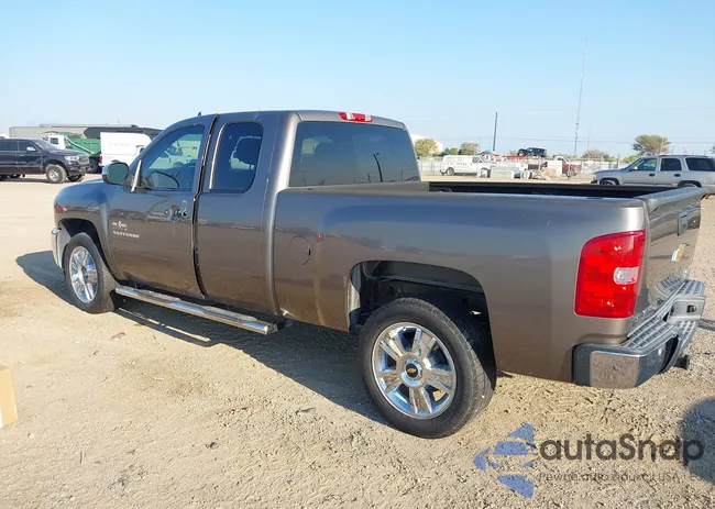 1GCRCSE01CZ327977: 43379887