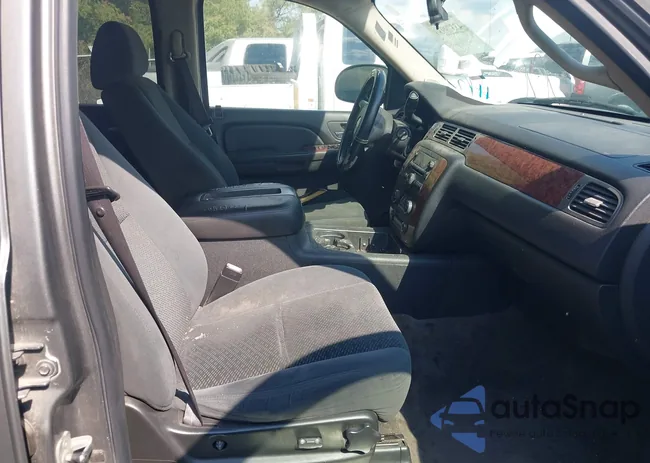 1GNFC13028R275841: 43379930