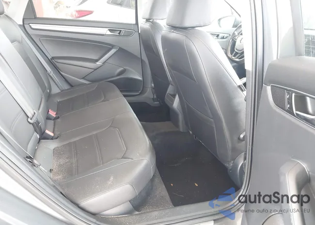 1VWDT7A38HC033541: 43380220