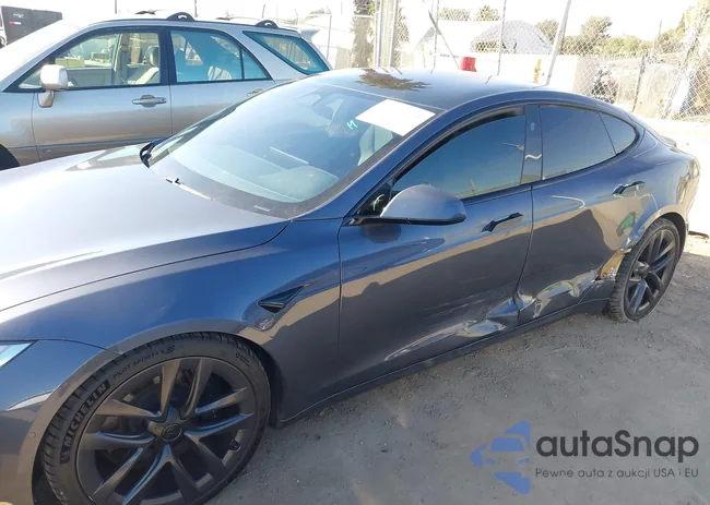 5YJSA1E51NF464603: 43379404