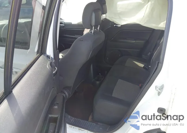 1C4NJPFA7GD640494: 43379505