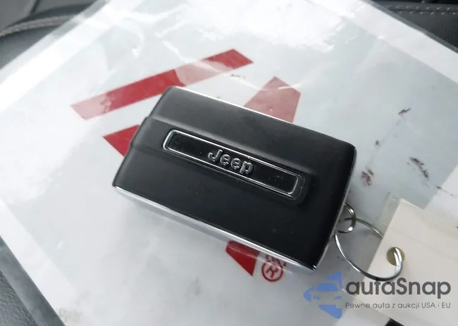 1C4RJYB67N8721770: 43380792