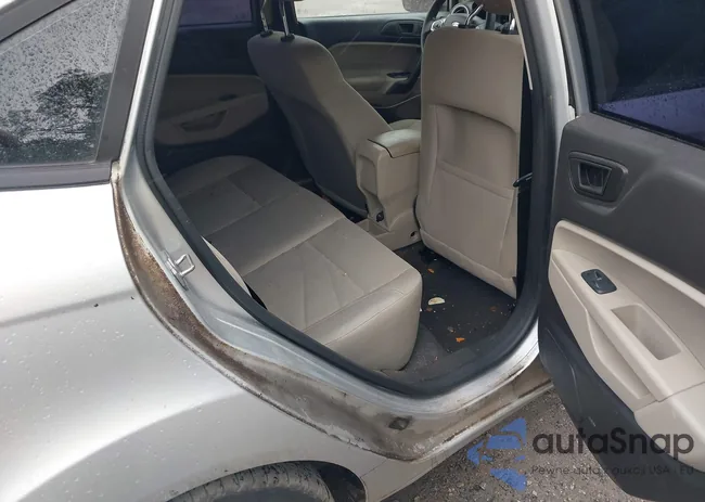 3FADP4BJ5JM128569: 43380843