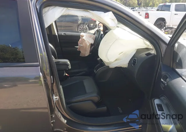 1C4NJDEBXFD303180: 43380911