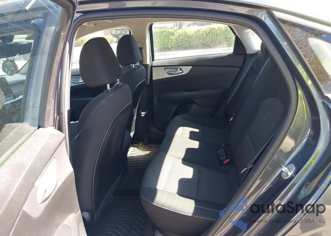 3KPF24AD4PE565723: 43381048