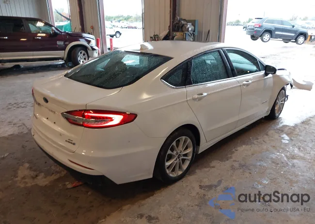 3FA6P0LU9KR196940: 43381151