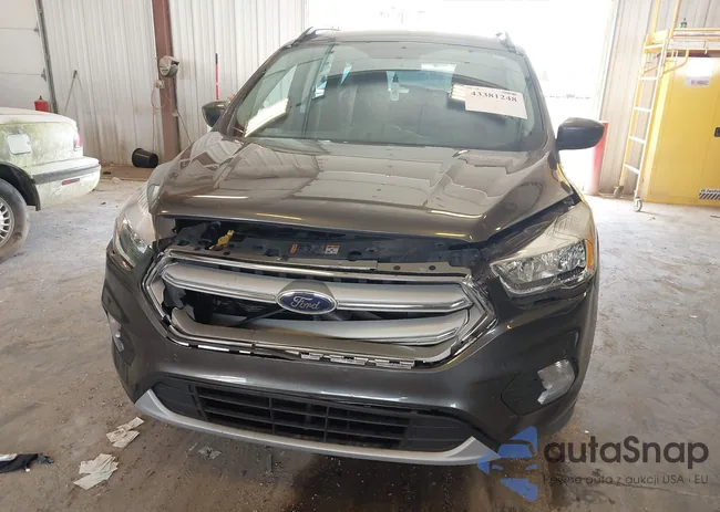 1FMCU0GD1JUA52818: 43381248