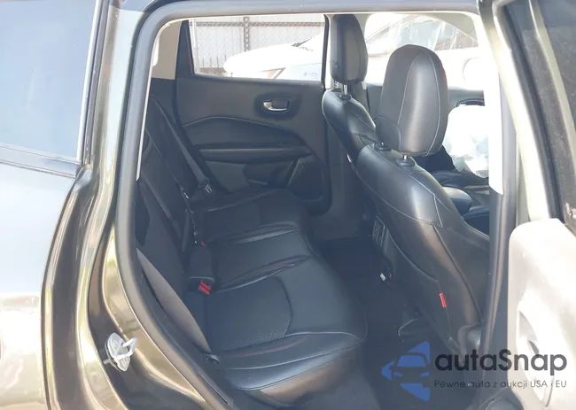 3C4NJDDBXJT238917: 43381676