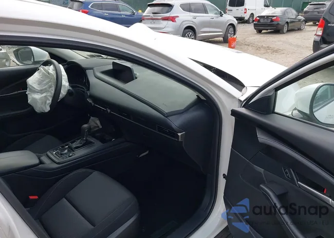 3MVDMBAL8NM445731: 43381831