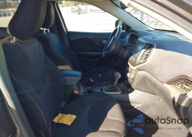 1C4PJMCS2FW571592: 43381356