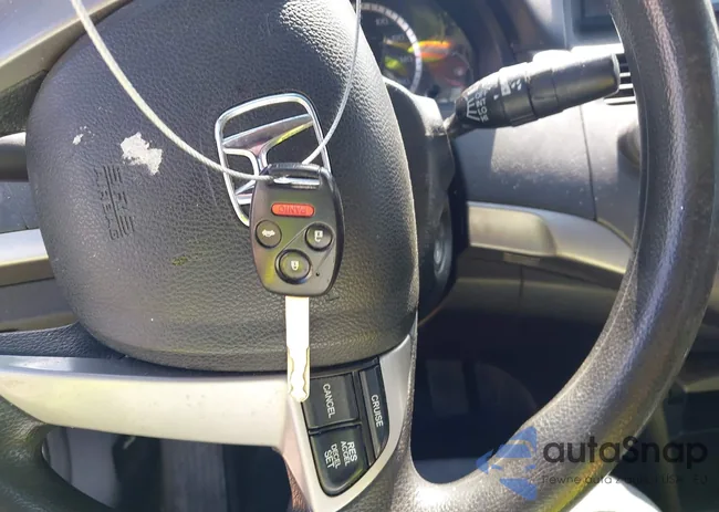 1HGCP2F39CA222462: 43382705