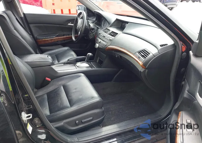 1HGCP2F82CA091340: 43382952