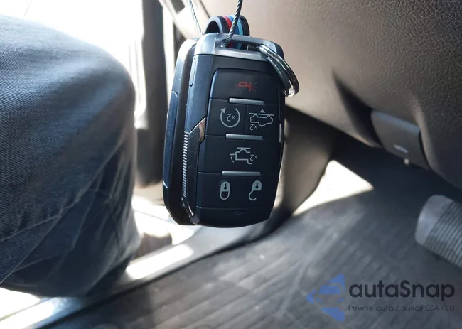 1C6SRFHT8MN553852: 43383009